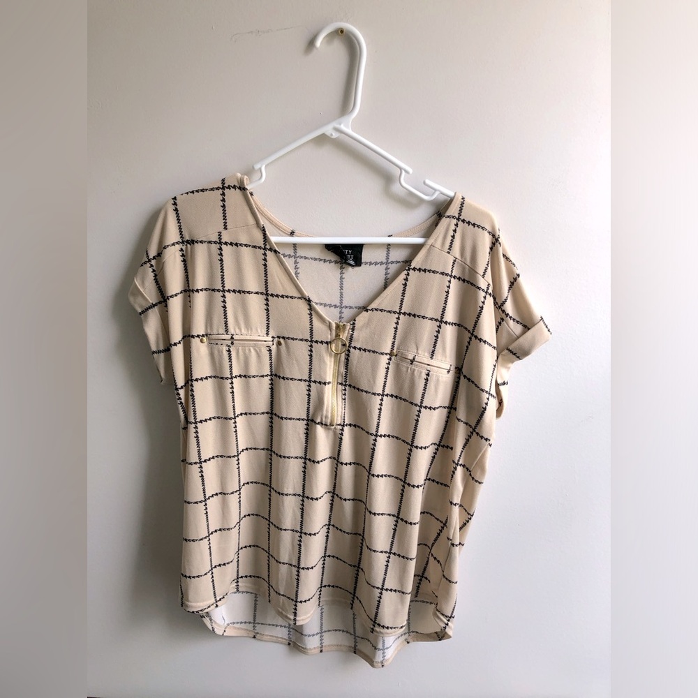 Fifty Street Short Sleeve Dress Blouse Front Pockets Gold Zipper Window Pane